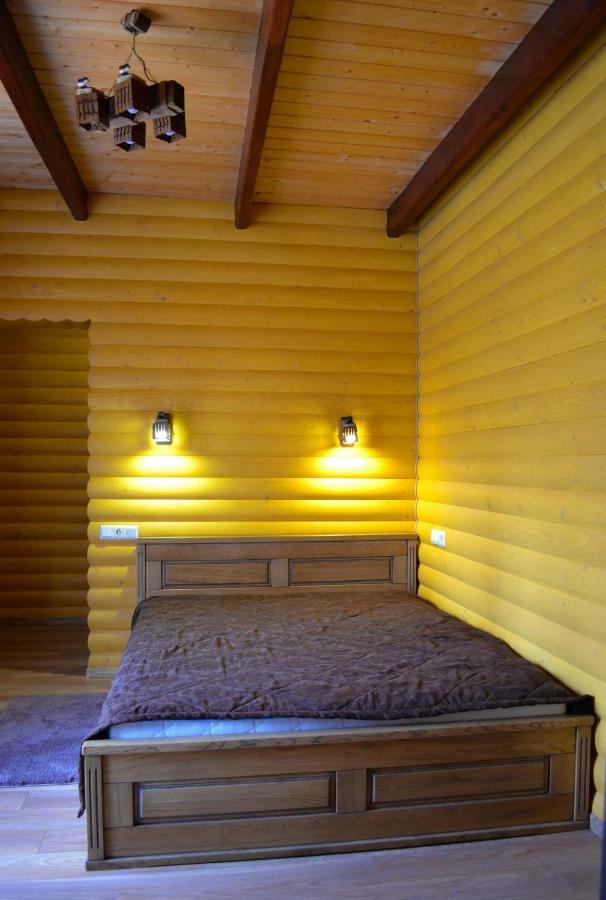 Ferienwohnung Knyazhyi Dvir Strigalnya Exterior foto